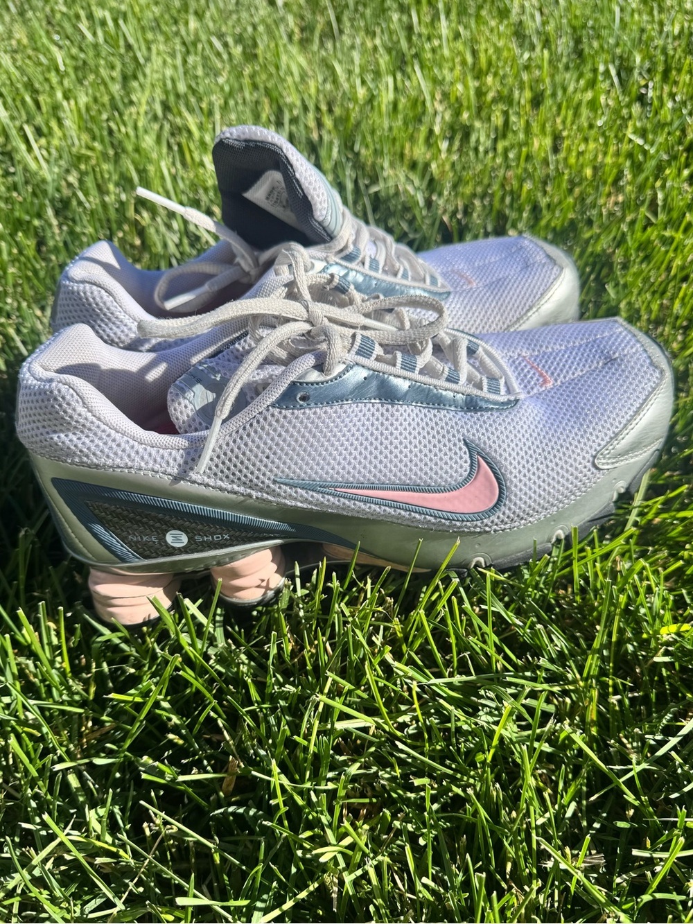 Nike Shox Running Shoes Gray Pink Y2K Women’s Size 8